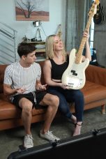 MyFriendsHotMom – Sydney Paige – Blonde MILF teaches son’s friend how to finger his bass guitar… and her pussy