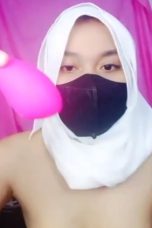 ABG Jilbab Live Ngentot Crt Di Muka 14 Menit