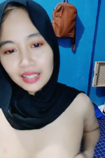 Dek Tia Mode Jilbab Live Ngentot Crt Di Mulut 25 Menit