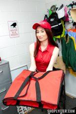 Shoplyfter – Ava Davis – The Pizza Delivery Girl